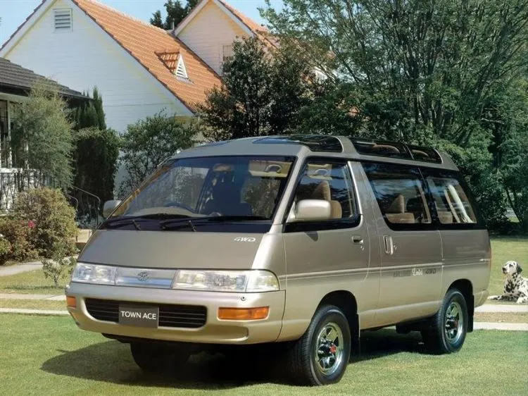 Toyota Town Ace: Auf diesem kannst du um die Welt reisen 🚌 🇯🇵